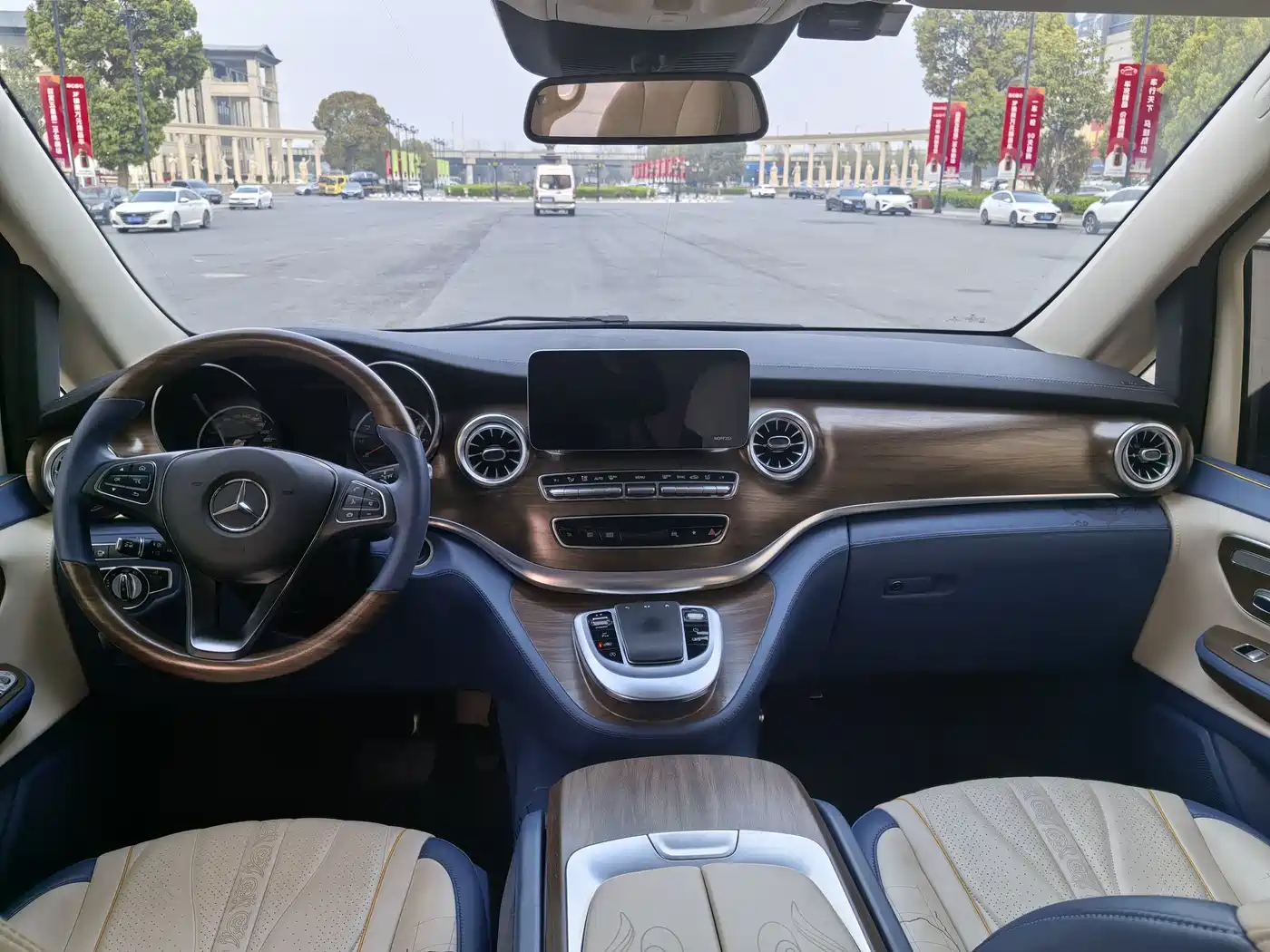 MERCEDES-BENZ V CLASS