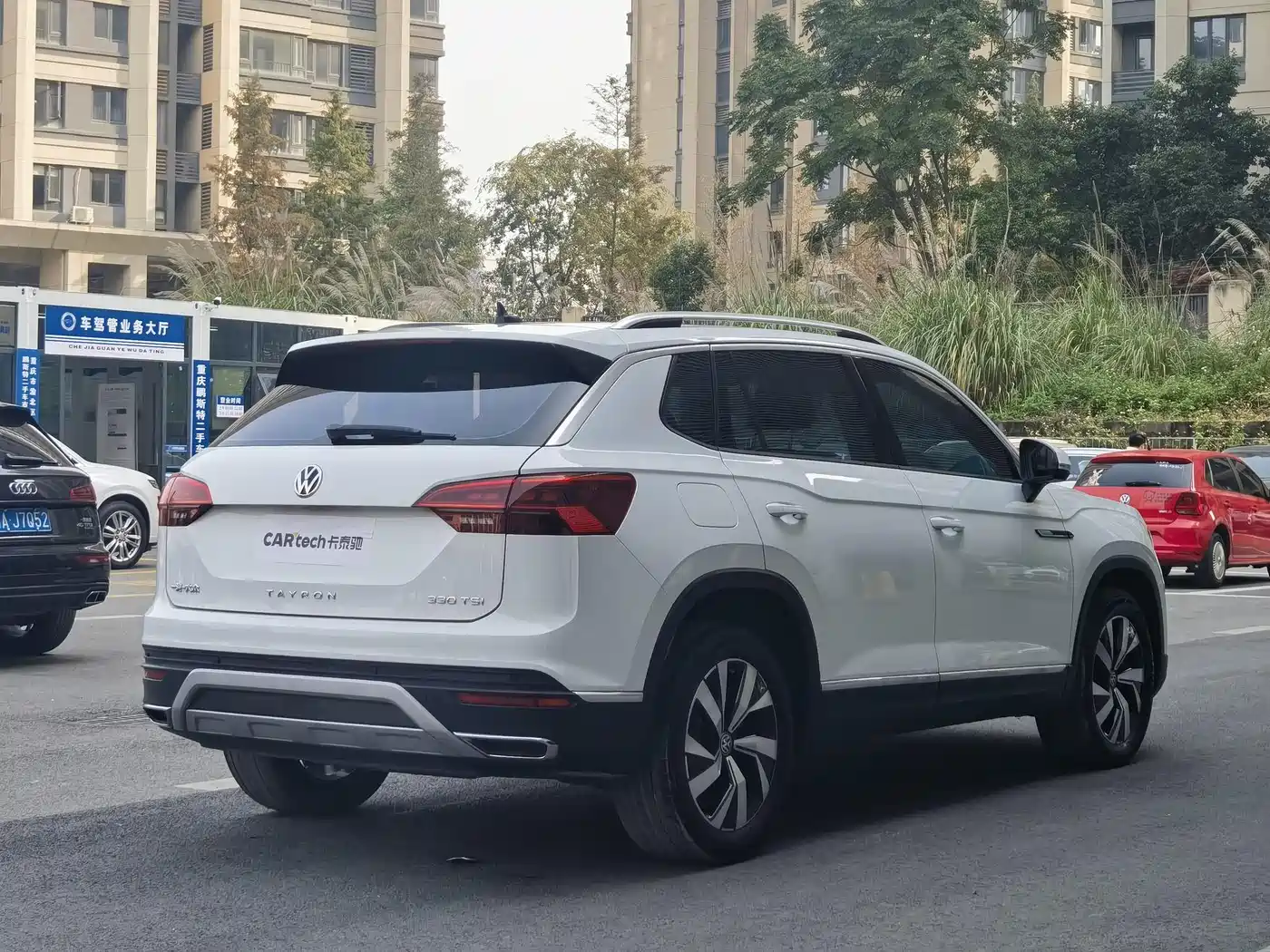 Volkswagen Tayron 2022 330TSI 2WD Luxury Smart Connect Plus фото 7