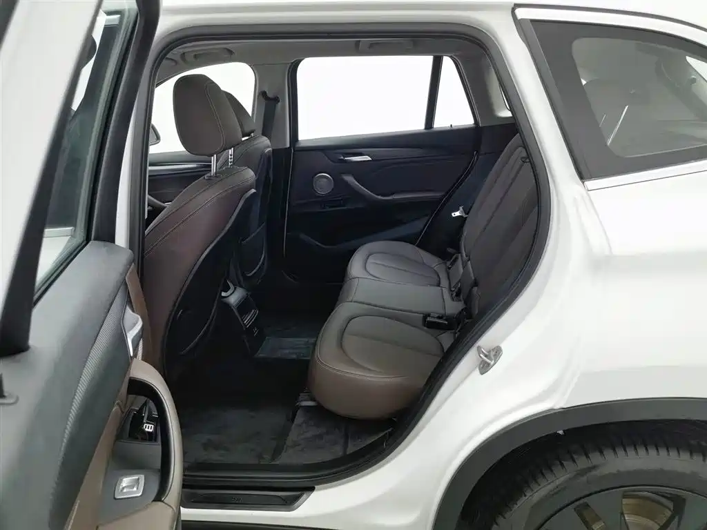 BMW X1 2021 sDrive20Li Fashion фото 15