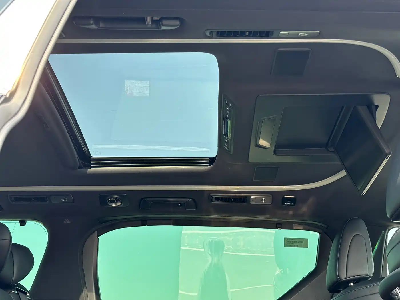 Toyota Vellfire 2021 Crown Hybrid 2.5L HV Supreme Edition фото 20