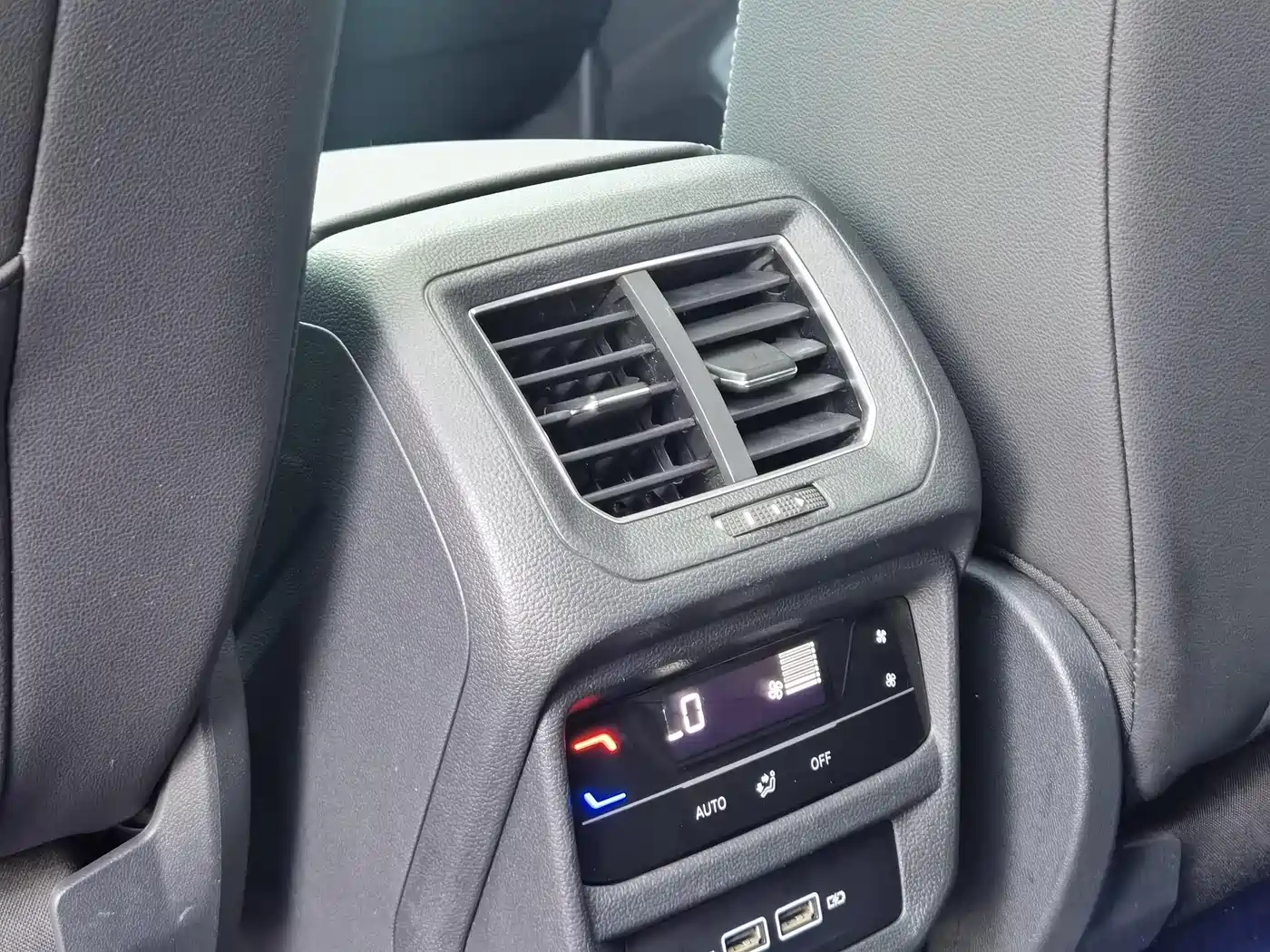 Volkswagen Tayron 2022 330TSI 2WD Luxury Smart Connect Plus фото 22
