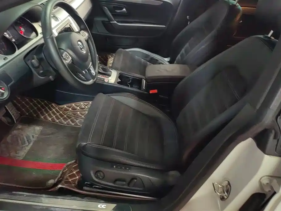 Volkswagen FAW-Volkswagen CC 2016 Model 2.0TSI Luxury фото 9