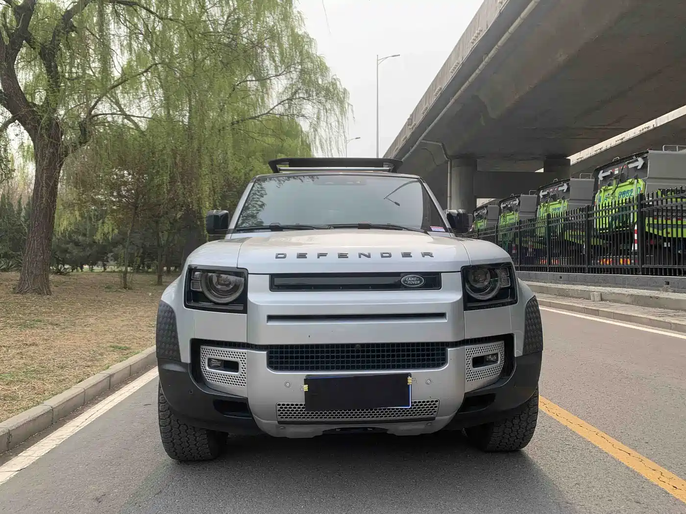 Land Rover Defender 2022 110 P400 Dark Special Edition фото 2