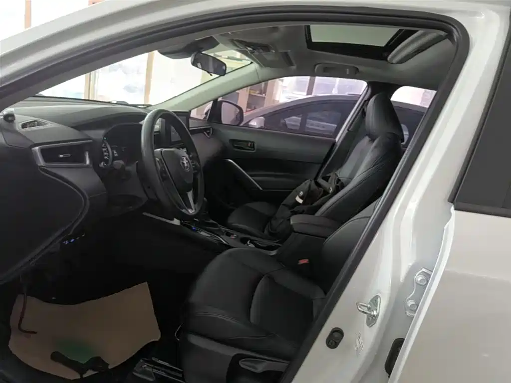 Toyota Frontlander 2022 2.0L CVT Leading Edition фото 15