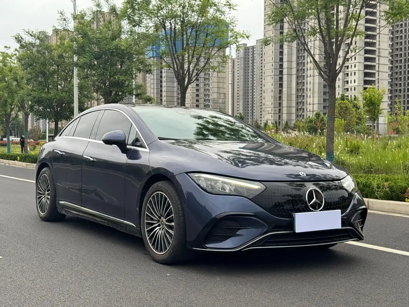 Mercedes-Benz EQE 2022 350 Luxury Edition фото 3