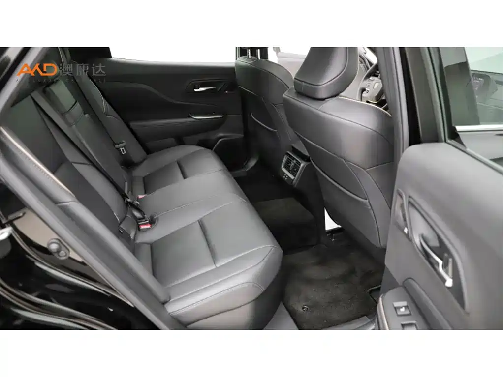 Toyota Crown SportCross 2023 2.5L SportCross HEV FWD Premium Edition фото 8