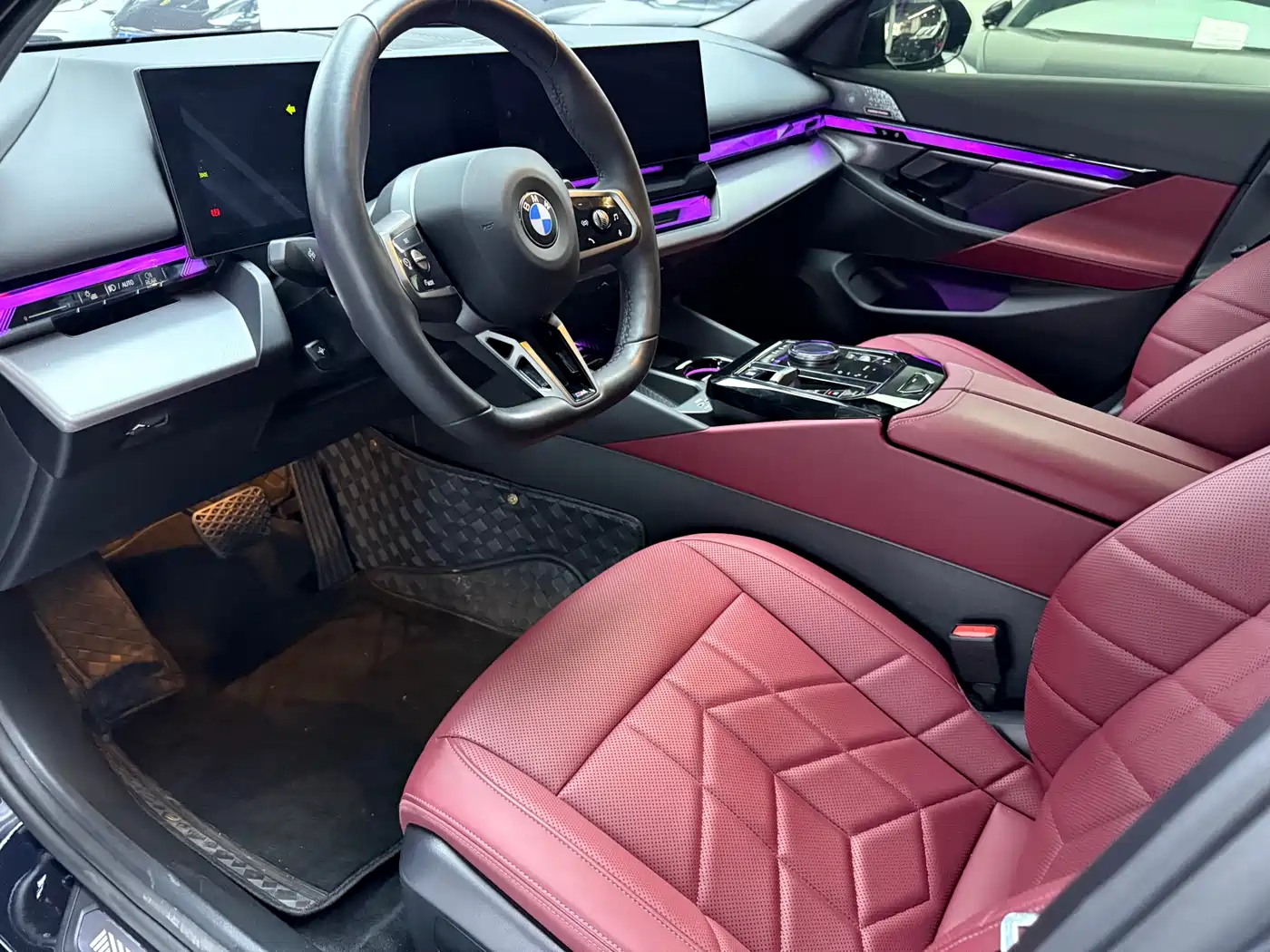 BMW 5 Series 2026 530Li Leading Luxury Package фото 13