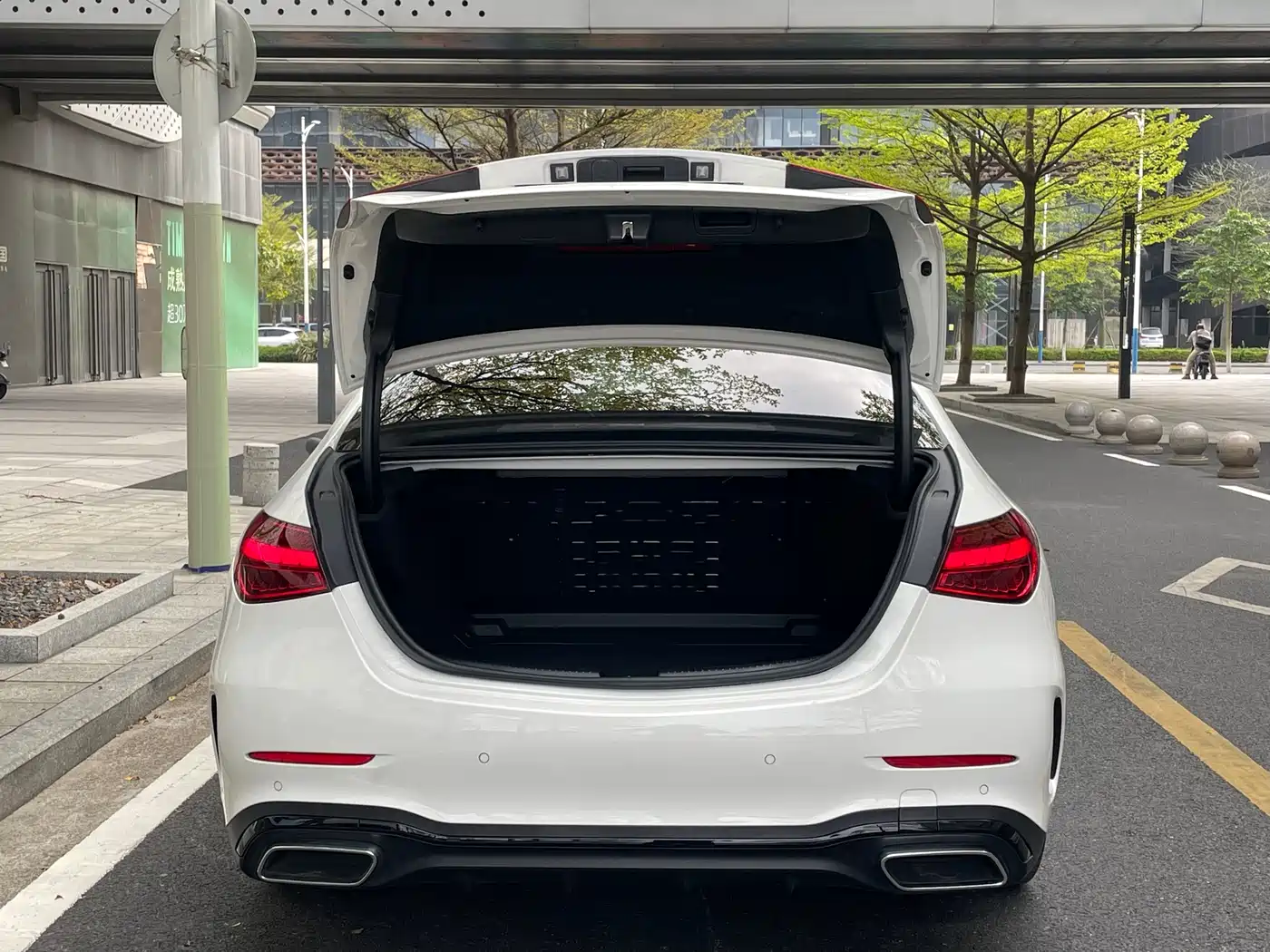 Mercedes-Benz C-Class 2023 C 260 L Night Edition Sport фото 24