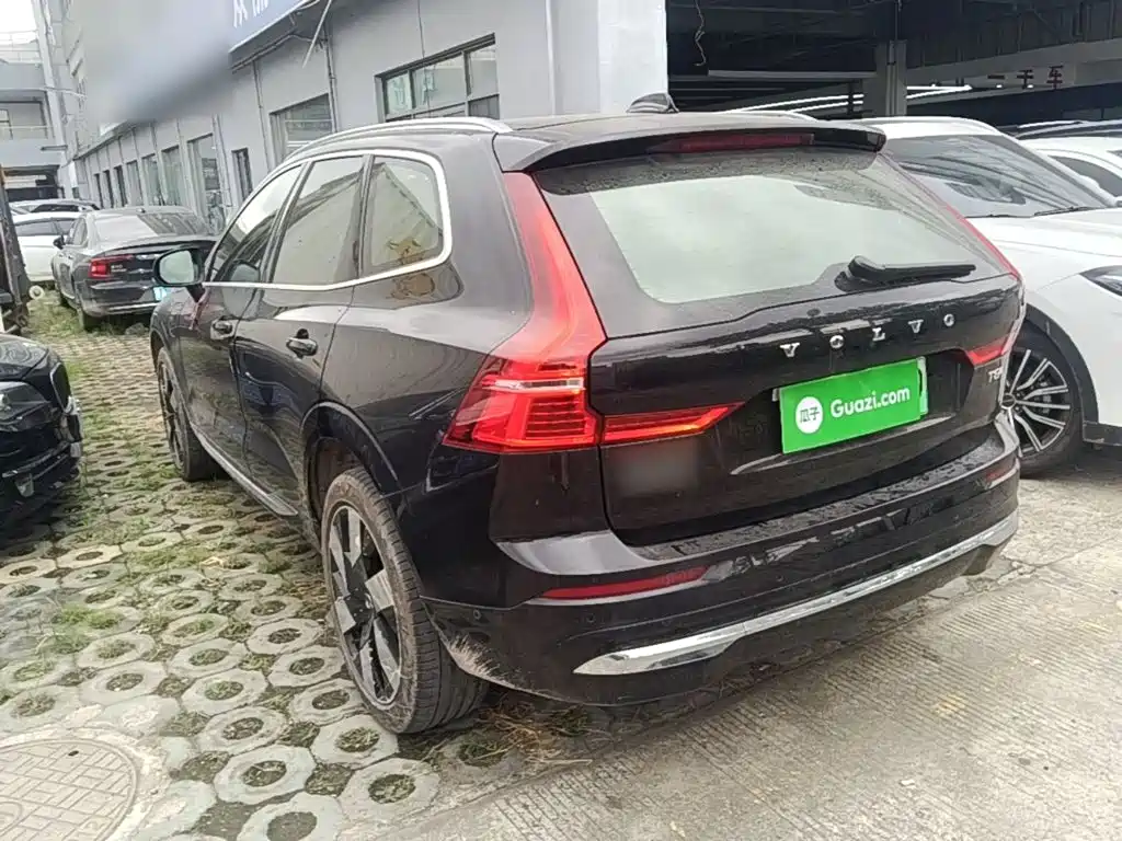 Photo 5 - Volvo XC60 Plug-in Hybrid
