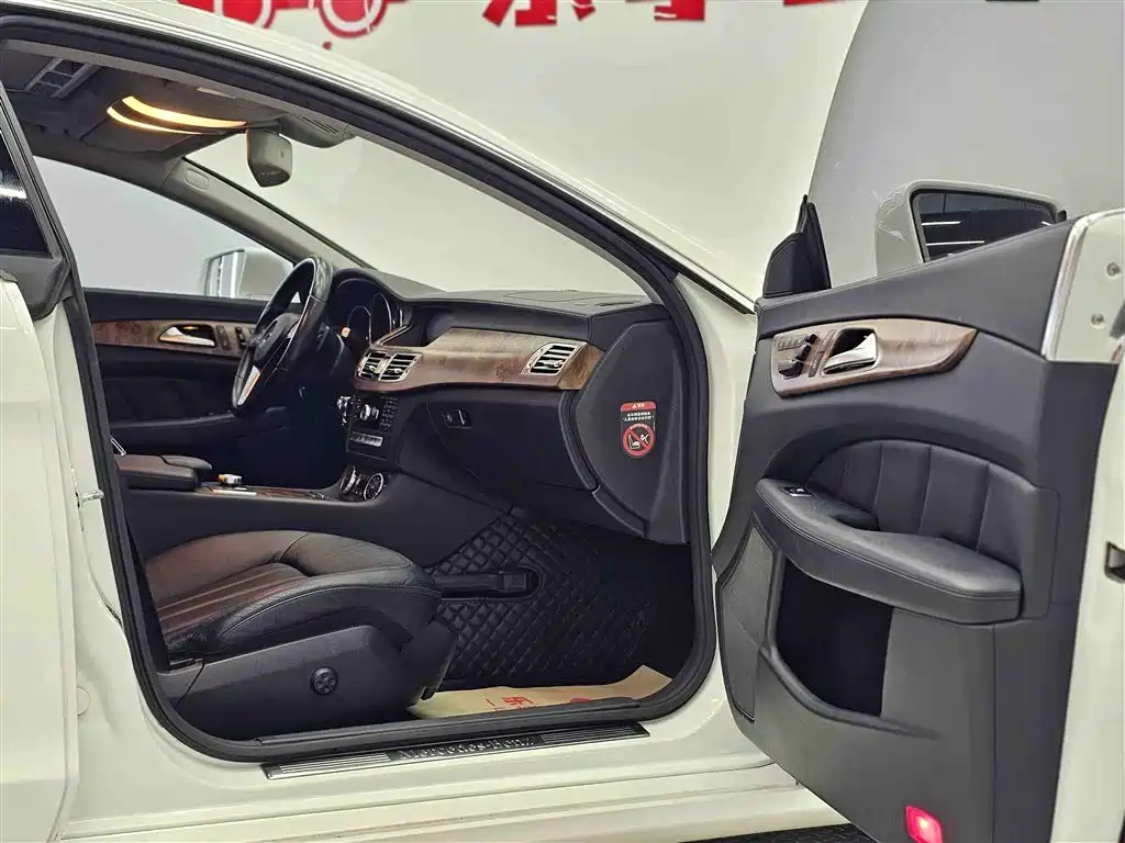 Mercedes-Benz CLS 2012 CLS 300 CGI фото 20