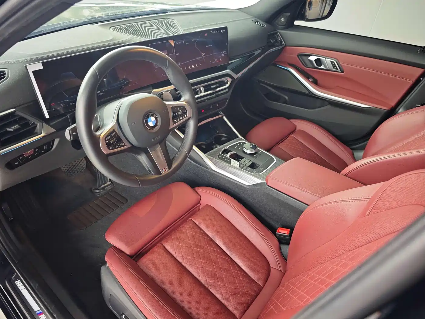 BMW 3 Series 2024 325i M Sport Shadowline Package фото 8