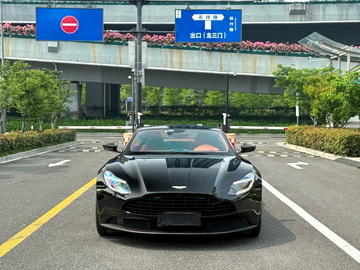 Aston Martin DB11 2022 4.0T V8 Coupe