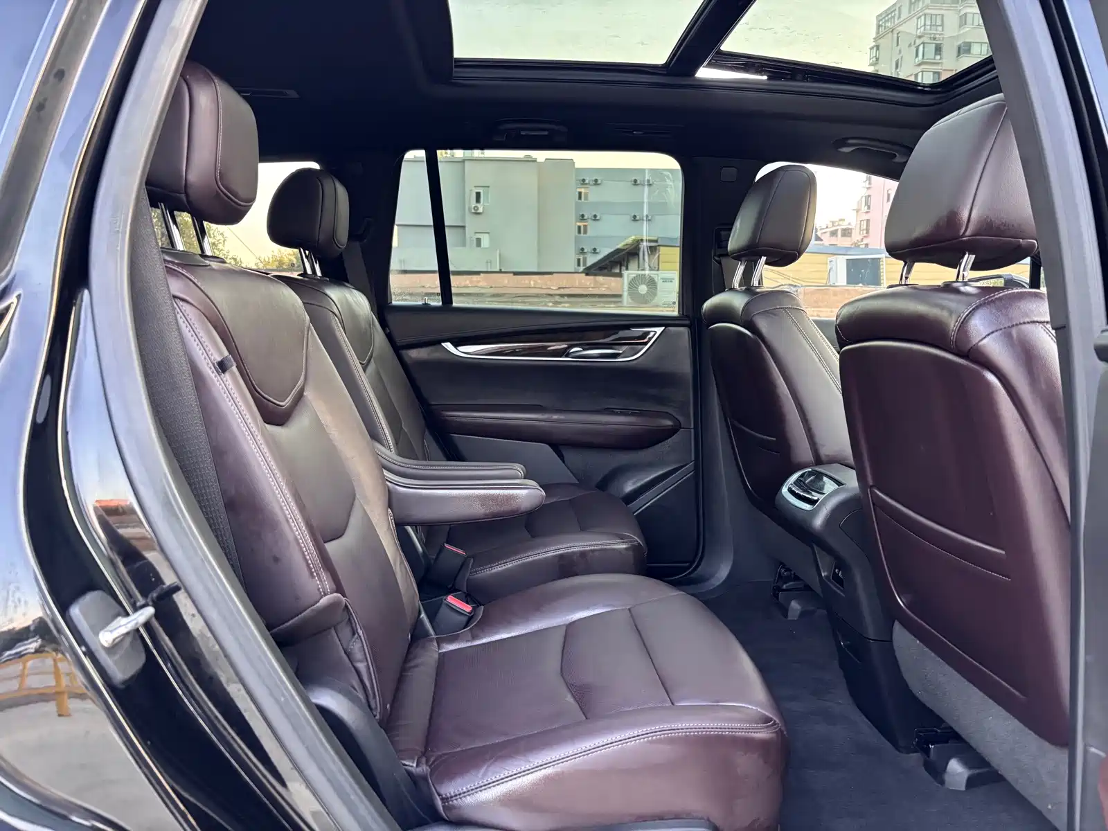 Photo 14 - Cadillac XT6