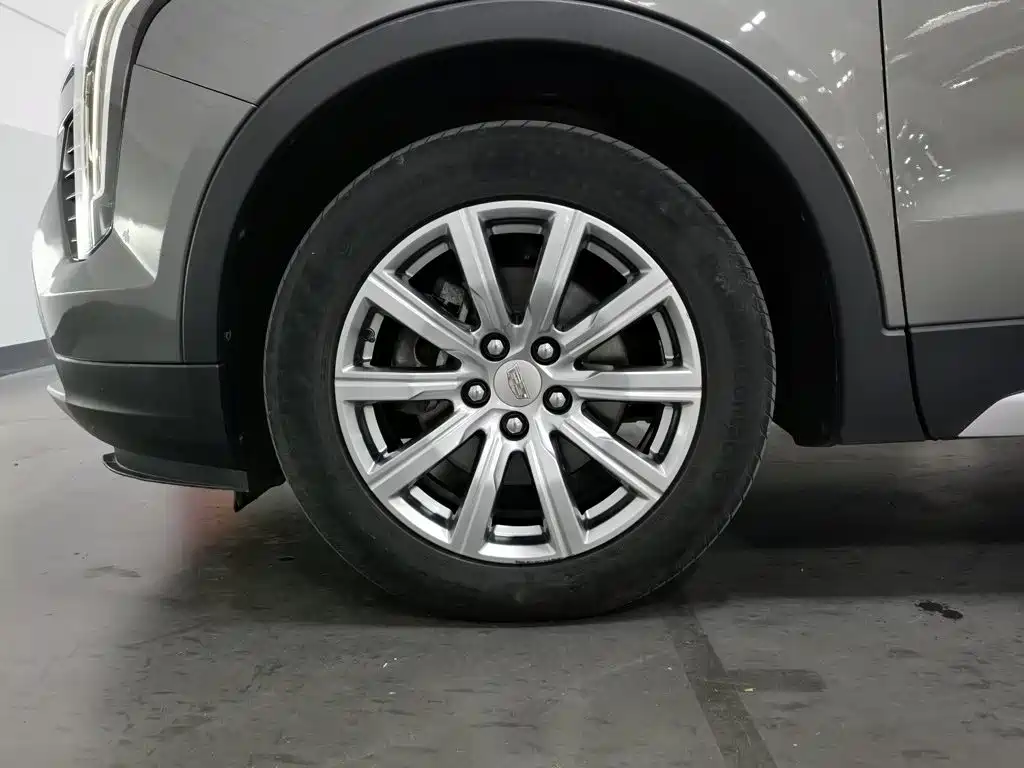 Photo 17 - Cadillac XT4