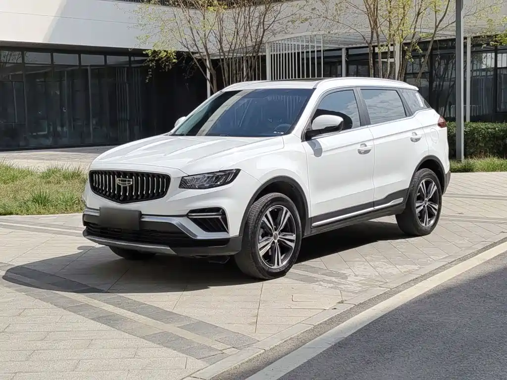 Фото 1 - Geely Atlas
