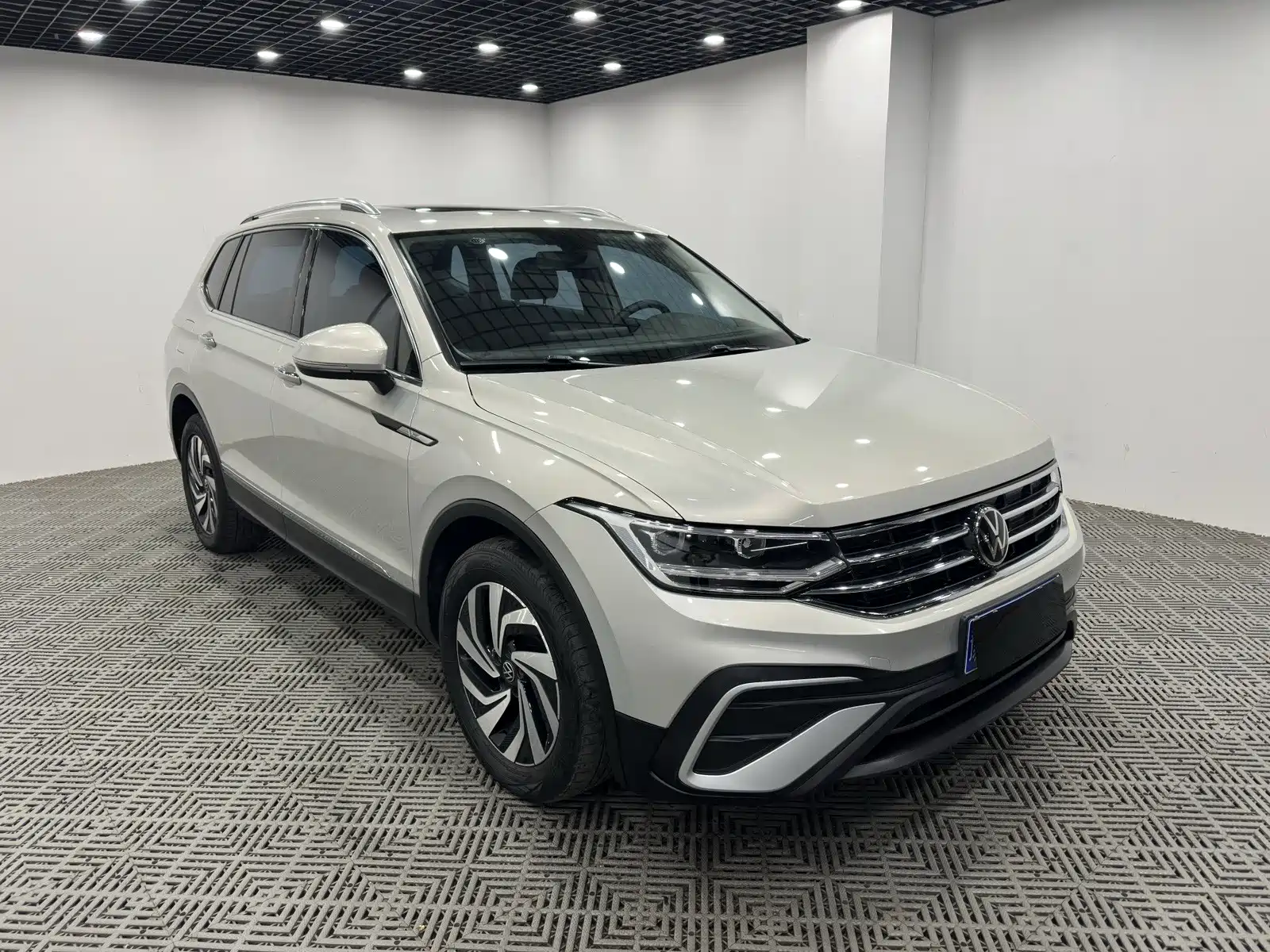 صورة 1 - Volkswagen Tiguan L