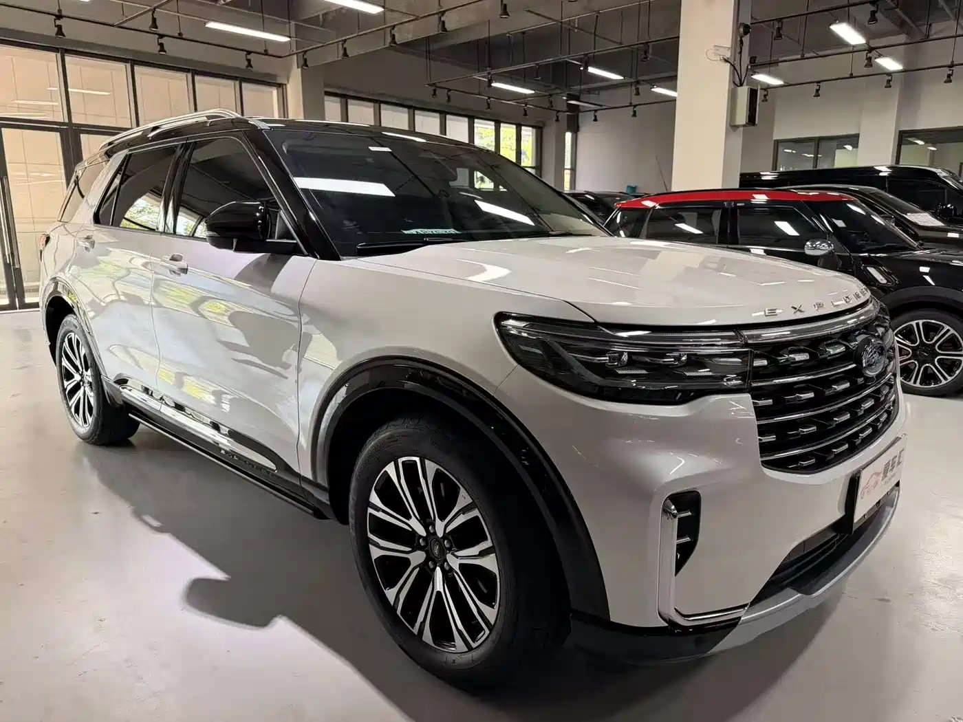 Ford Explorer 2025 2024 2.3T EcoBoost AWD Titanium Edition 6-Seater