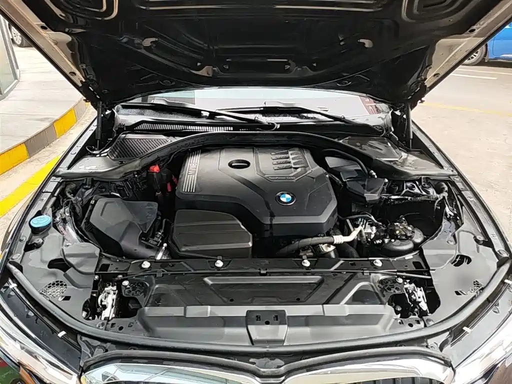 BMW 3-SERIES