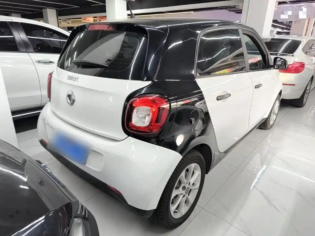 smart forfour 2019 2018 1.0L 52kW Agile Edition