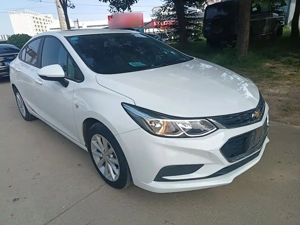 Chevrolet Cruze 2019 2018 320 Automatic Pioneer Sunroof Edition