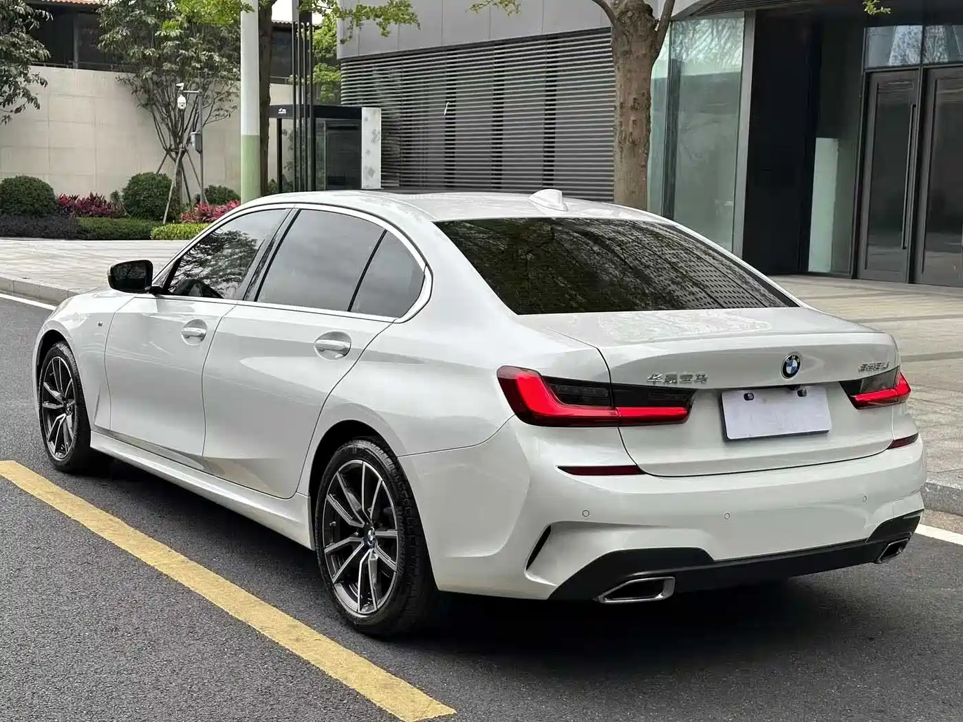BMW 3 Series 2022 325Li M Sport Package фото 24