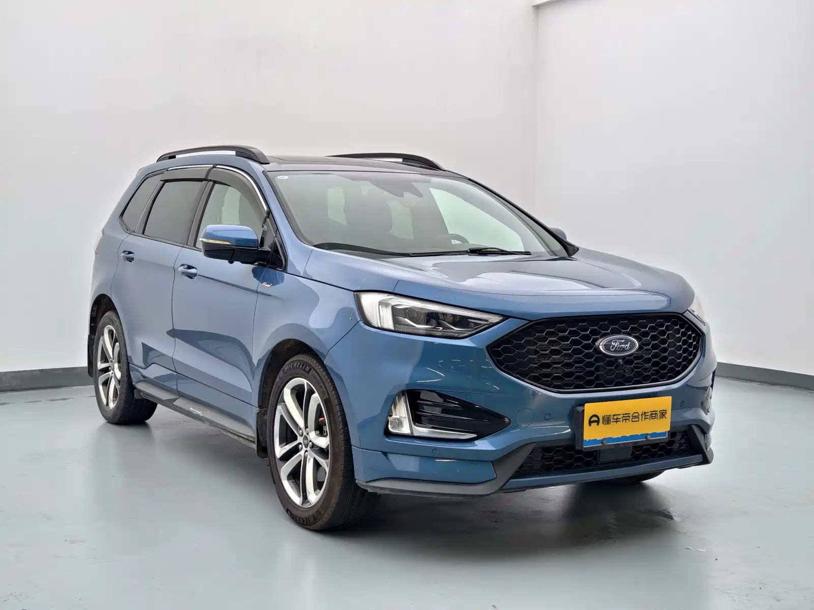 Фото 2 - Ford Edge