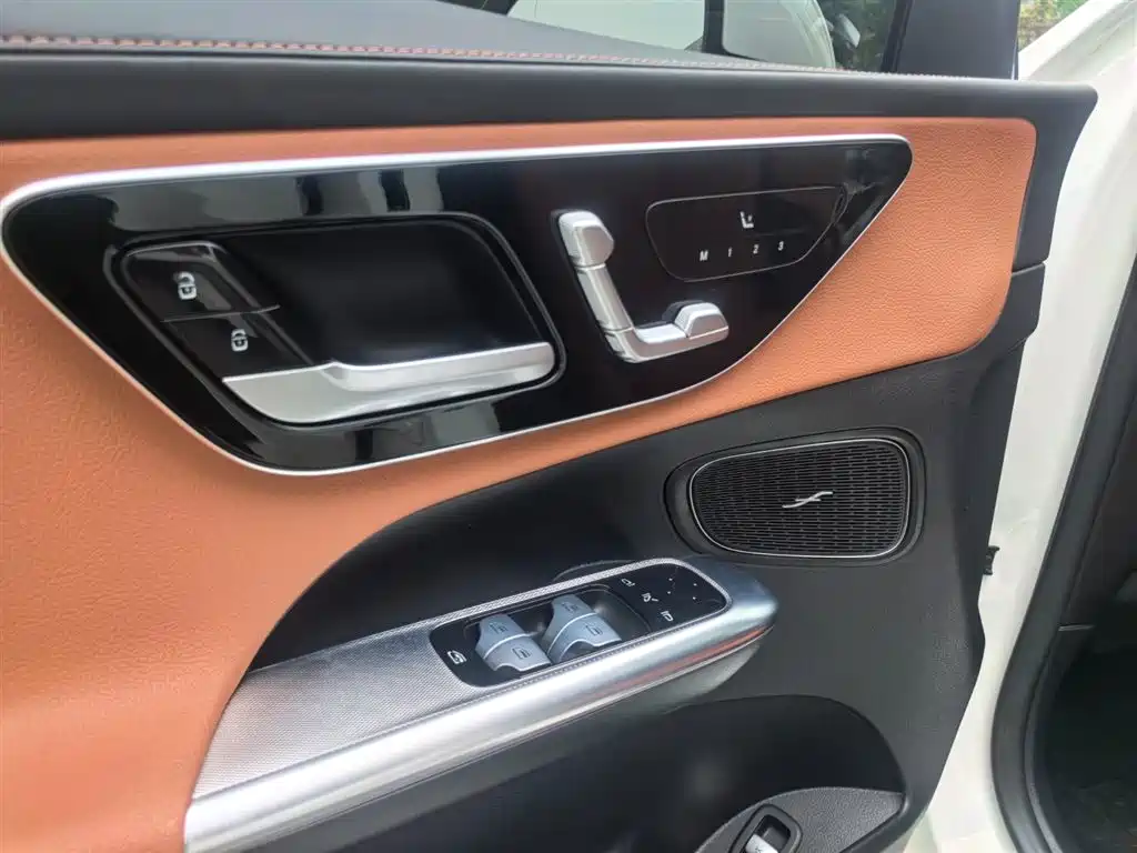 Mercedes-Benz GLC 2024 GLC 260 L 4MATIC Luxury 5-seater фото 19