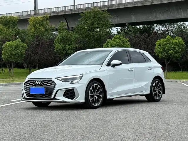 Audi A3 2022 Sportback 35 TFSI Progressive Sport — фото 1