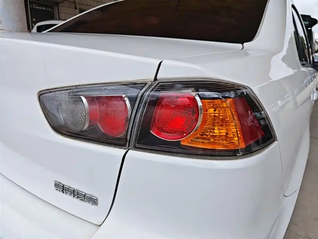 Mitsubishi Lancer EX 2015 1.8L Manual Premium (China IV) фото 8