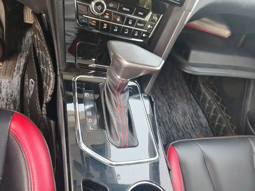 Venucia D60 2019 2019 1.6L XL CVT Smart Connect Elite Edition