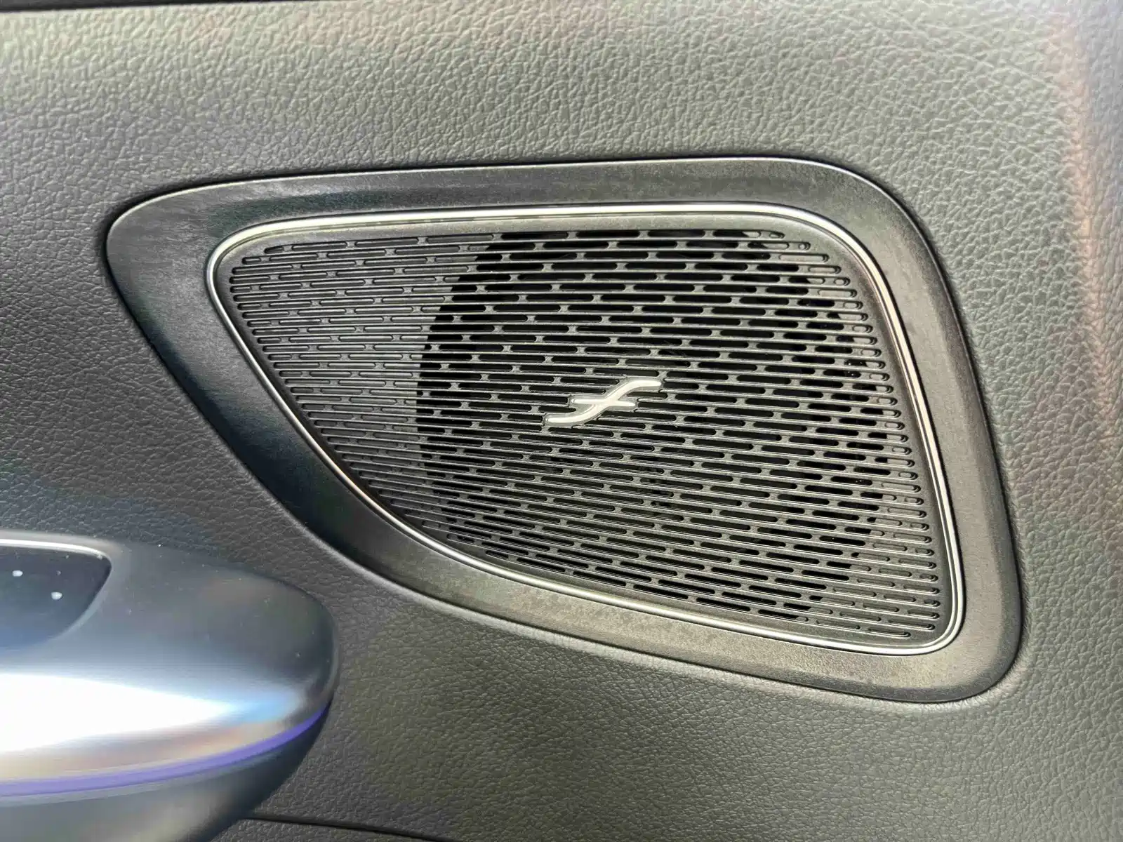 Фото 12 - Mercedes-Benz C-Class