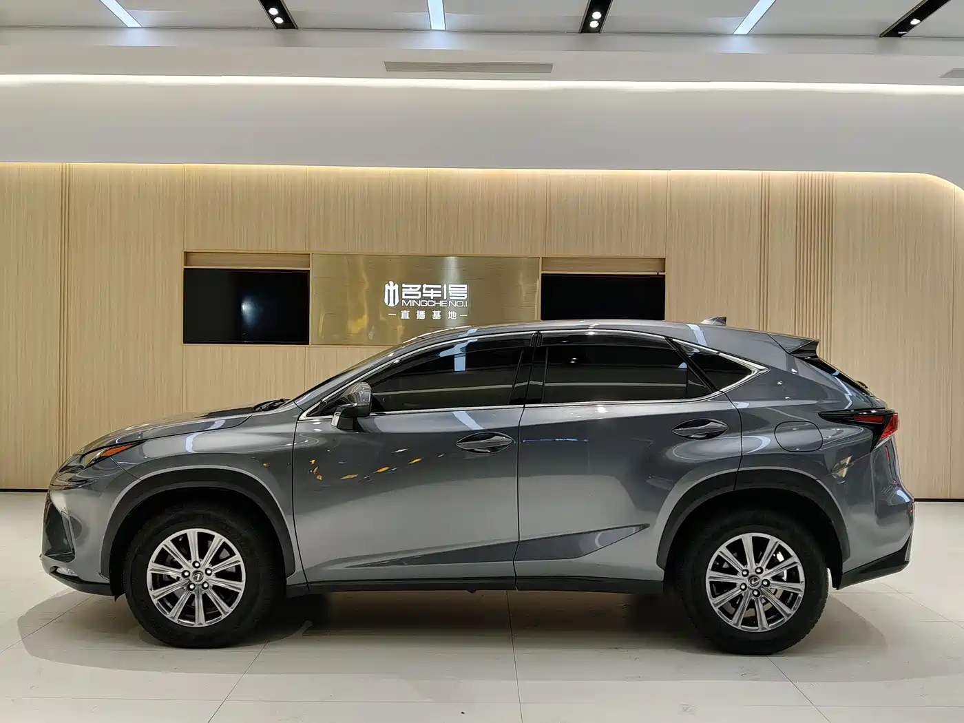 Lexus NX 2018 Model 200 FWD Fengxing Edition China V фото 4