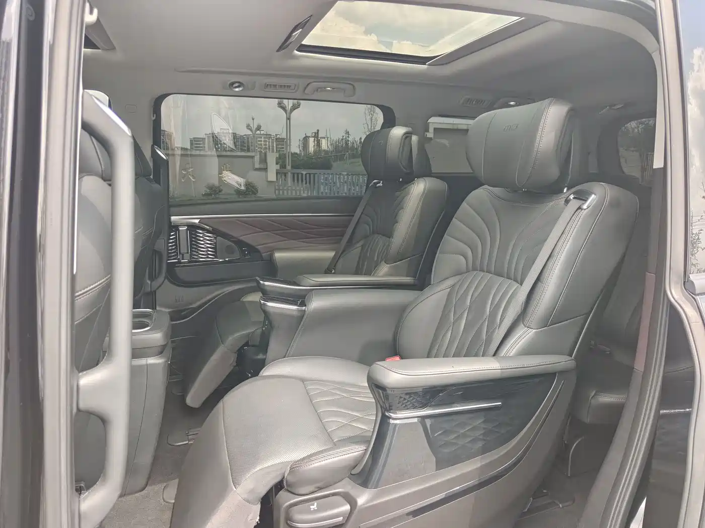 صورة 6 - GAC Trumpchi M8