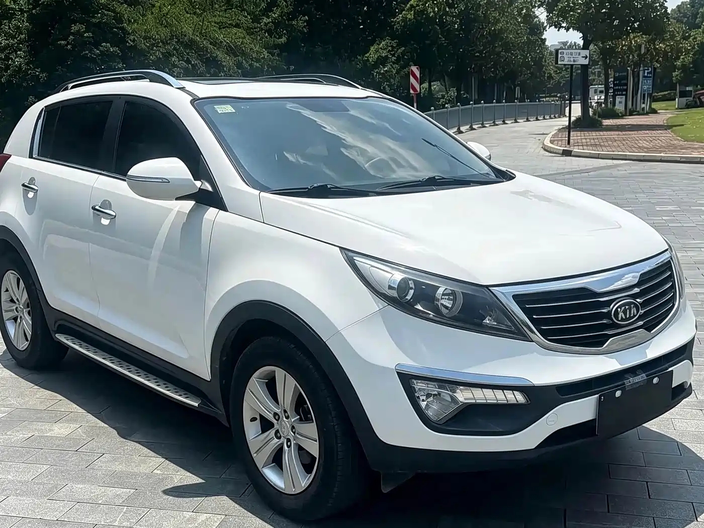 Photo 3 - Kia Sportage