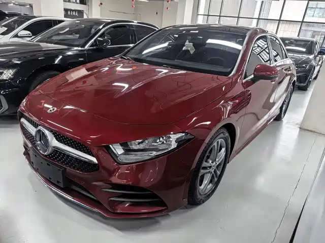 Mercedes-Benz A A 180 L, спортивный седан