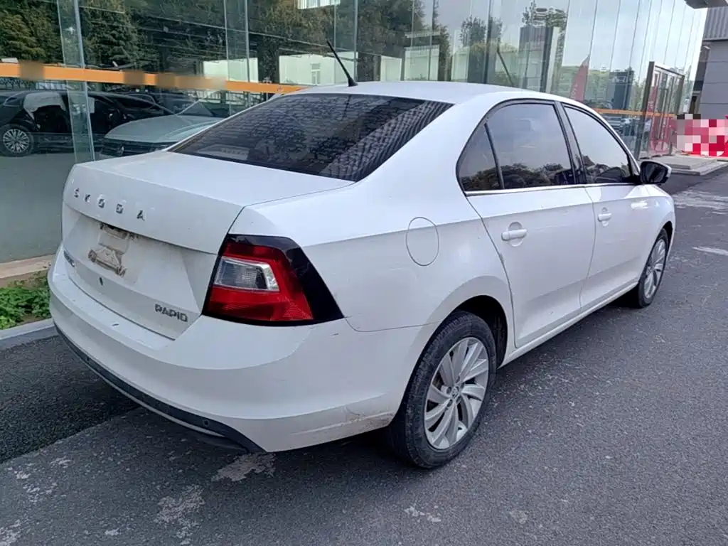 صورة 7 - Škoda Rapid