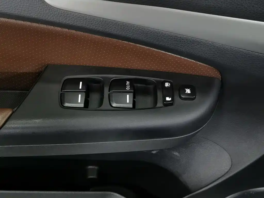 BYD S7 2016 2016 2.0T Automatic Premium Model