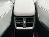 Фото 17 - Lexus UX