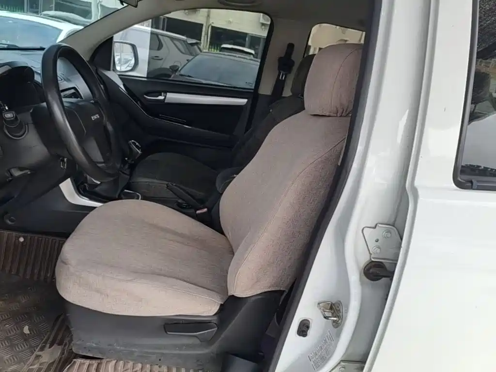 Isuzu Lingtuo 2019 2018 2.5T 2WD Base Model JE4D25Q5A