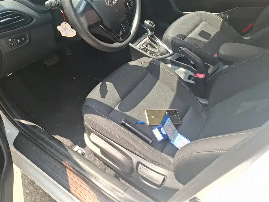Hyundai Elantra 2020 1.6L Auto GL Pleasing Edition фото 9