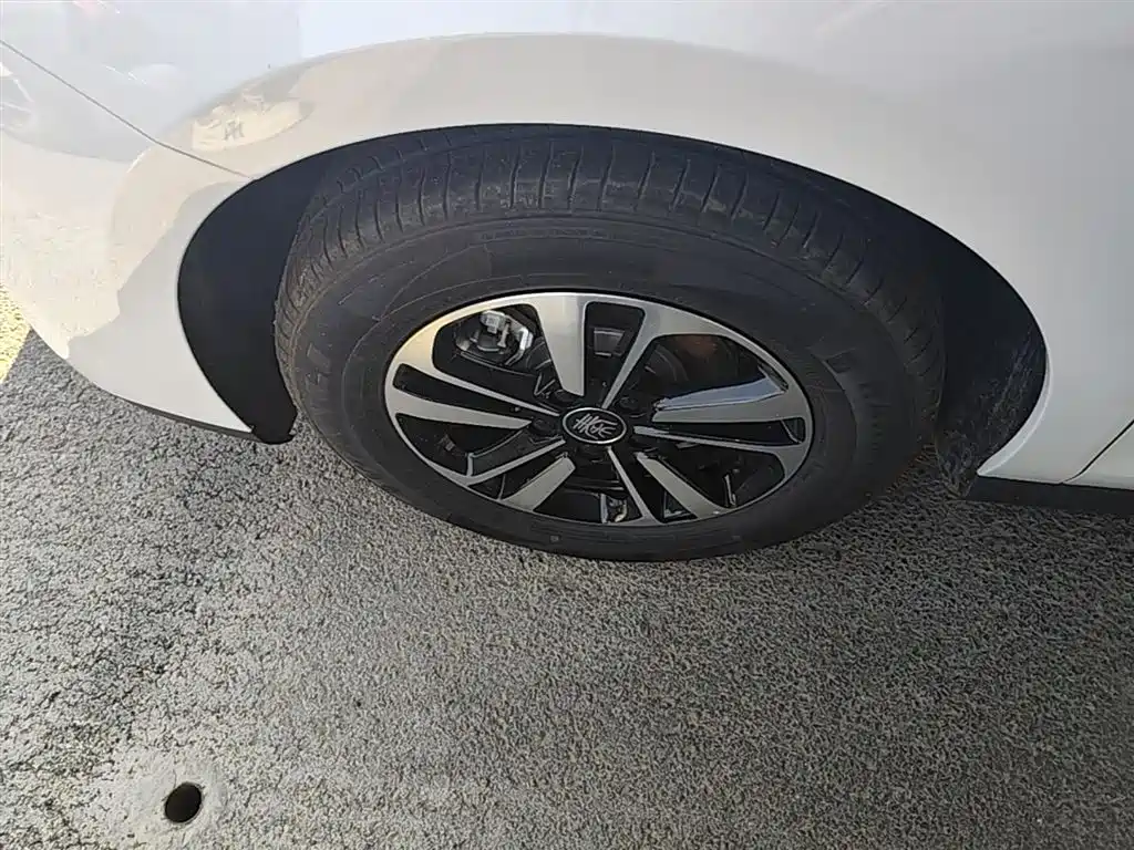 BYD Qin PLUS 2026 2026 DM-i Smart Edition 128KM Progressive