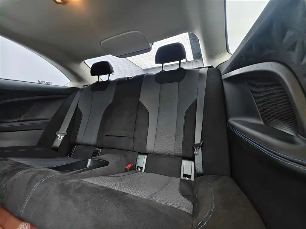 BMW 2 Series (Import) 2025 225i M Sport Shadowline Package фото 13