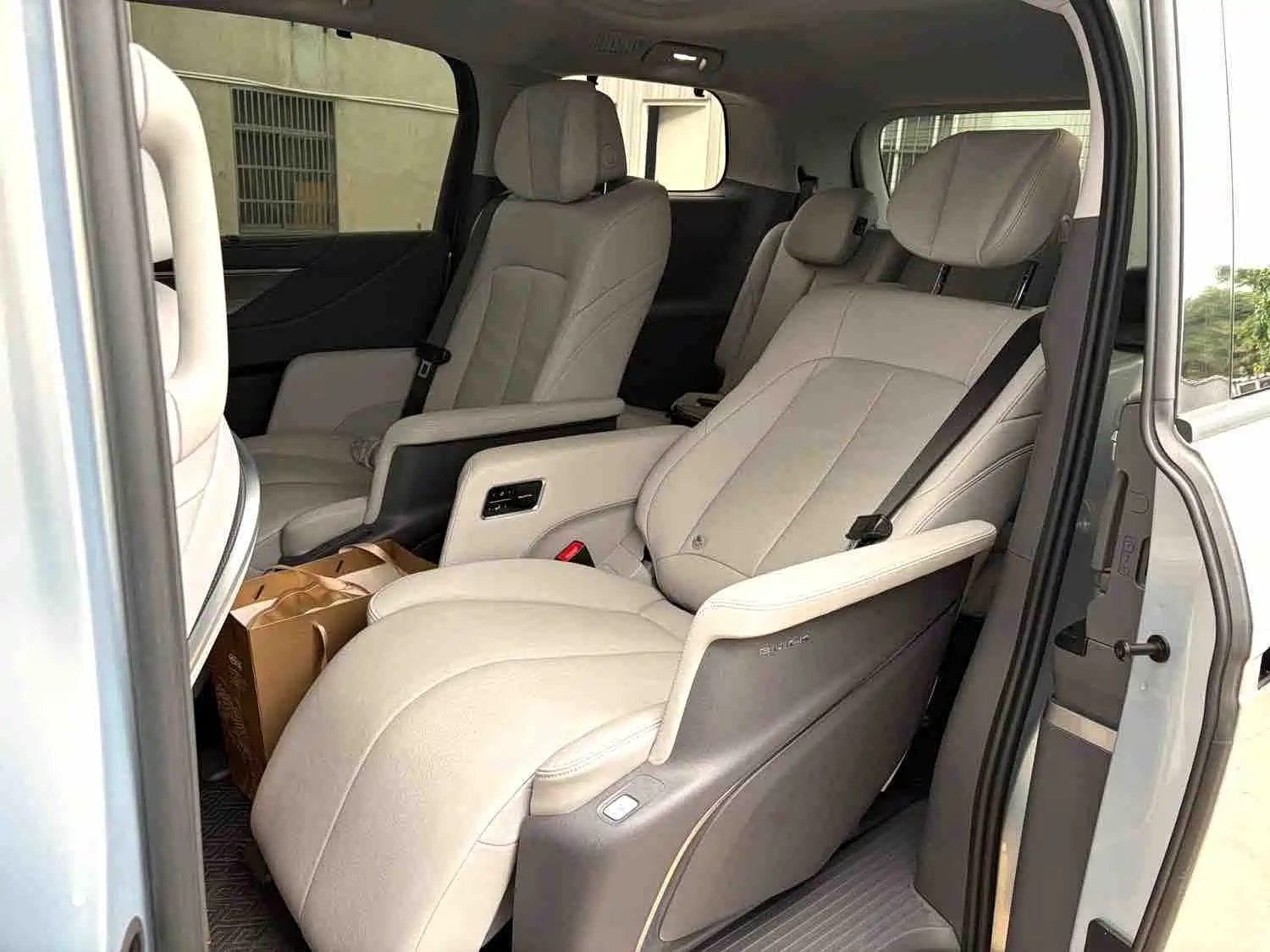 Фото 6 - Buick GL8