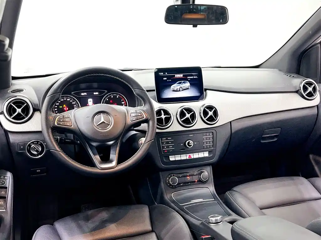 Mercedes-Benz B-Class 2017 B 200 Dynamic фото 12