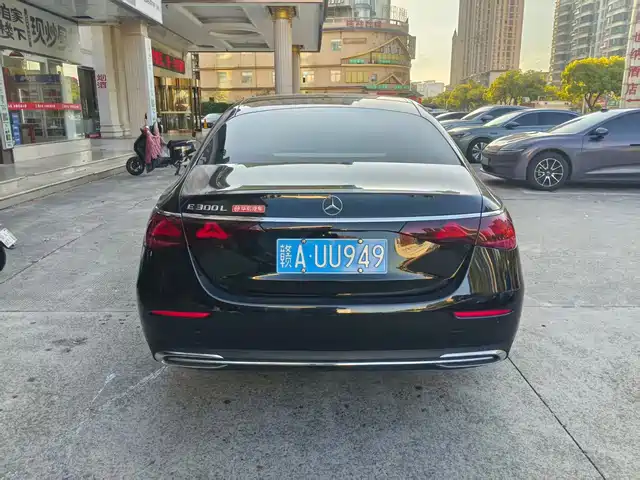 Mercedes-Benz E-Class 2025 E 300 L Luxury — фото 4