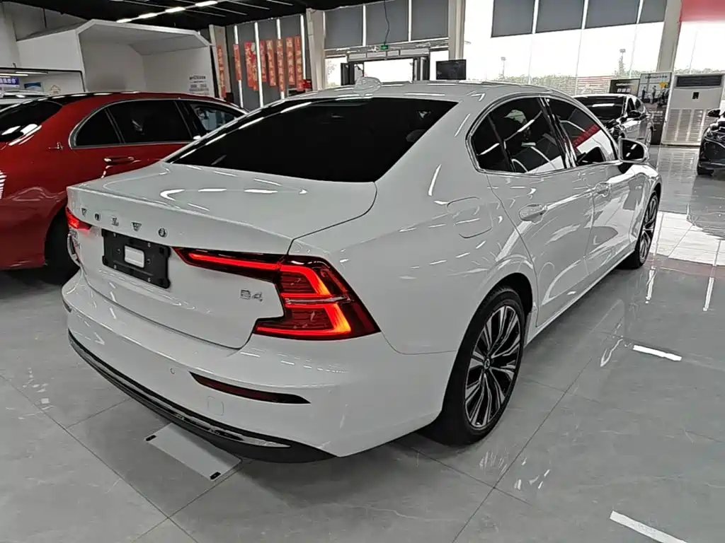 Volvo S60 2025 2025 B4 Smart Elite Luxury Edition