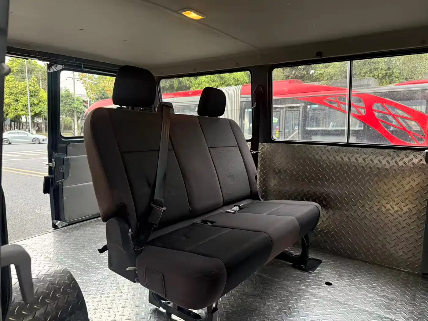 Iveco Daily 2023 2.5T A35M1 Short Wheelbase Low Roof Dual Tire Manual Door 5-9 Seater фото 9