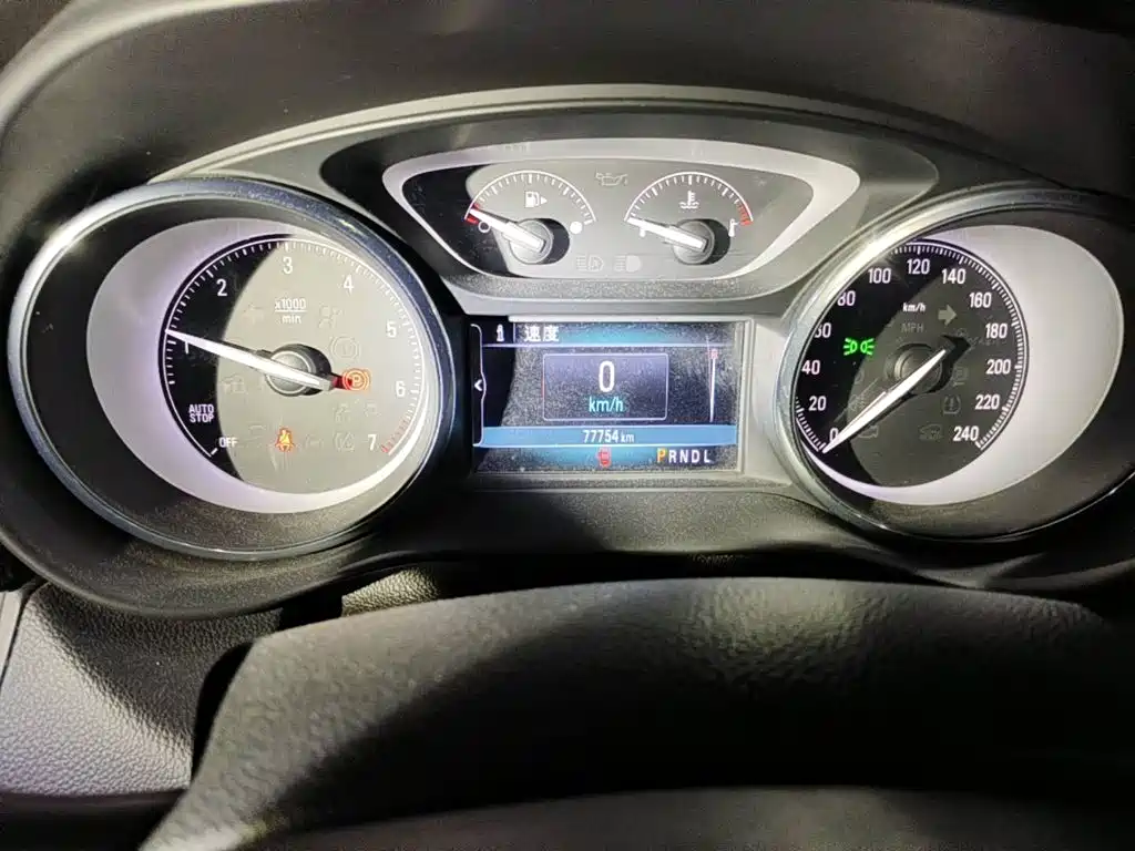 Photo 4 - Buick Envision Plus