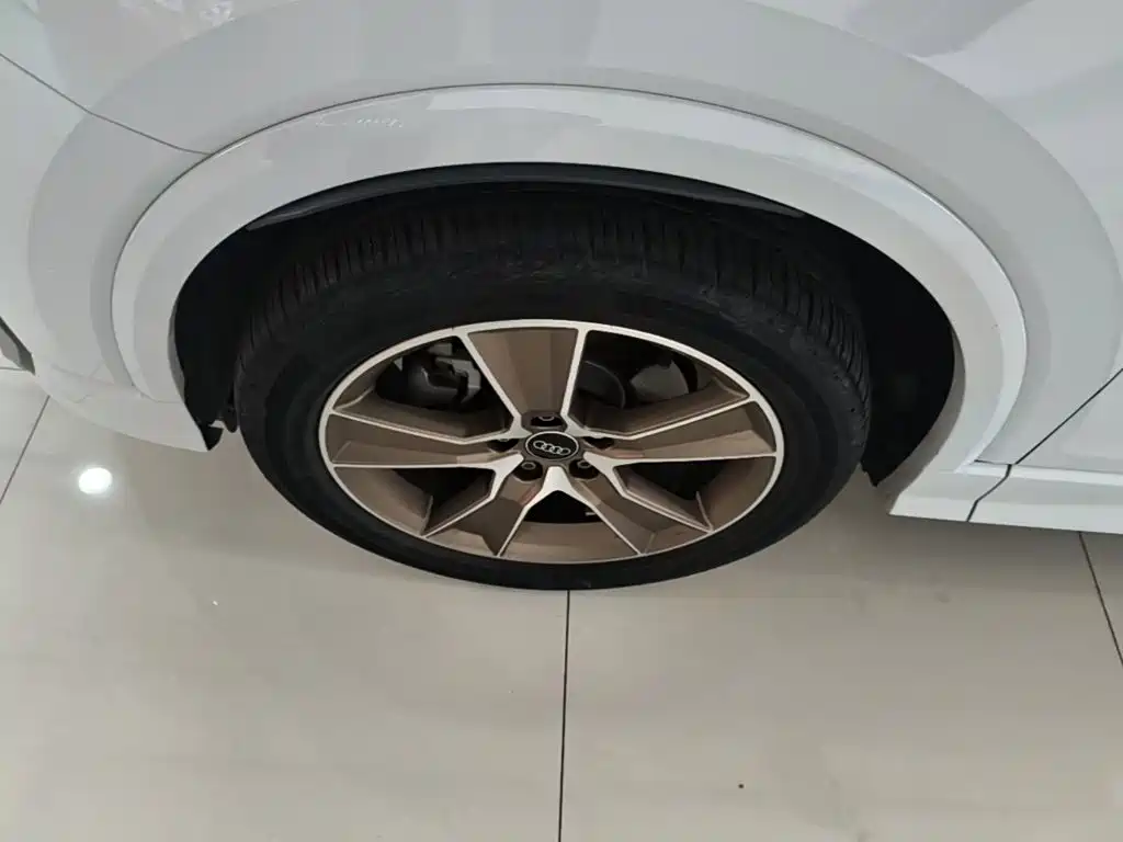 Фото 23 - Audi Q2L