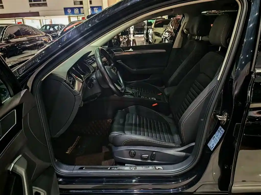 Volkswagen Magotan 2020 330TSI DSG Leading фото 4